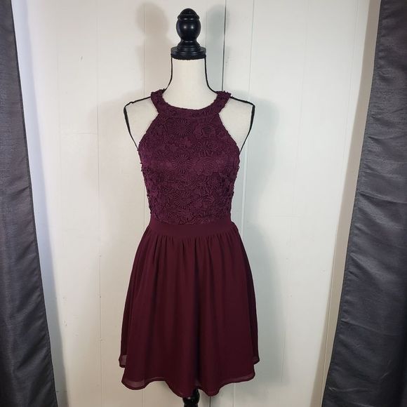 LULUS Burgundy Lovers Game Lace Skater Halter Dress Size Extra Small - Picture 2 of 5